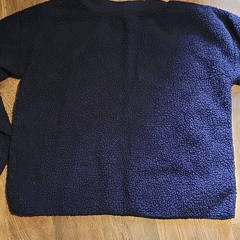 Harry Potter Crest Sweatshirt - Picture 2 of 3